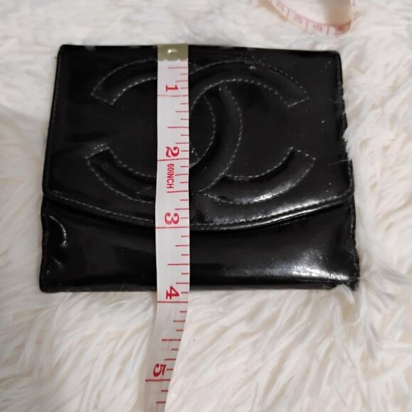 Chanel Black Patent Leather Wallet (Bi-Fold) CC Logo - Picture 9 of 9